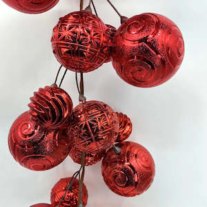 Textured Red Bauble Garland - 2m