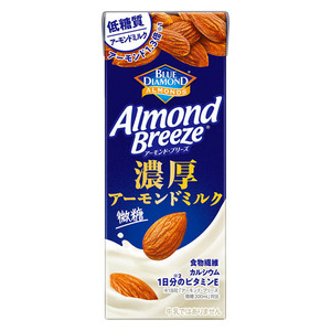 Snack: KAGOME Almond Breeze Rich Almond Milk Lightly Sweetened 200ml