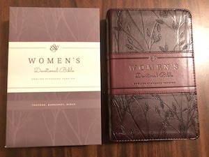 Esv: ESV Women'S Devtional Bible Trutone Burgundy