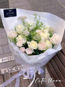 Valentines: (AV20) Pinks and Whites