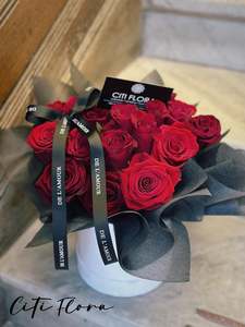 Valentines: (AV19)  Rose Box