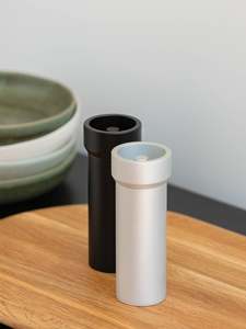 Kitchenware: Milton Salt/Pepper Grinder