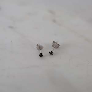 Earrings: Mini Rock Studs Black - Silver