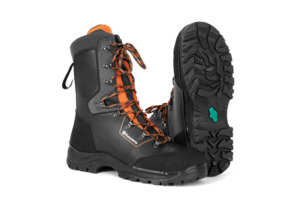 Protective Equipment: Husqvarna Protective boots - (Leather) with saw protection C20