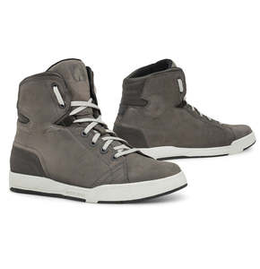 Motorcycle Road Boots: Forma Swift Dry - Urban