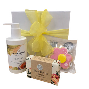 Mothers Day Flowers Giftbaskets Christchurch: Mellow Yellow Gift Box