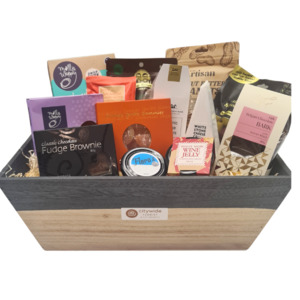 Mens Gift Basket: Gourmet Basket