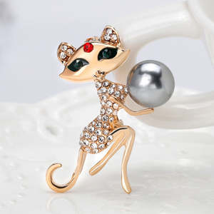 Bargain Bin: Purrfect Ten Brooch