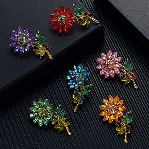 Brooches: Analiese II Crystal Flower Brooch