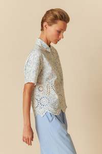 Indi Cold 1: Indi & Cold Poppy White/Blue Shirt