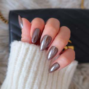 Short: Cocoa Glaze