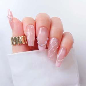 Mid Long: Strawberry Cupcake