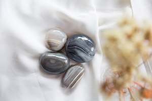 Root Chakra: Agate Palmstones
