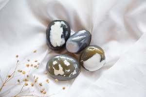 Polished Crystals: Orca Agate Palmstones