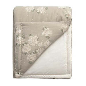 For Mama: Garbo&Friends Dogwood Filled Blanket Single