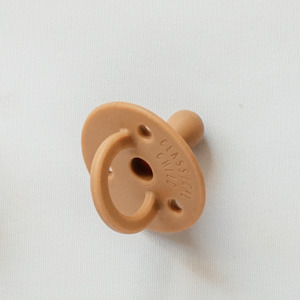 Classical Child Dummy - Nougat