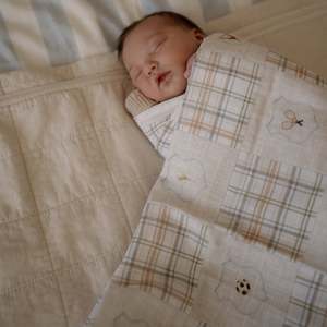 Bedding: Pop Ya Tot Old Sport Swaddle