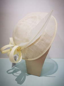 Fascinator- Flax Fascinator for Racing and wedding in Cream - Classique Boutique
