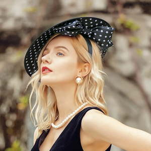 Fascinator- Fascinator for wedding or Racing in Red and Black - Classique Boutique