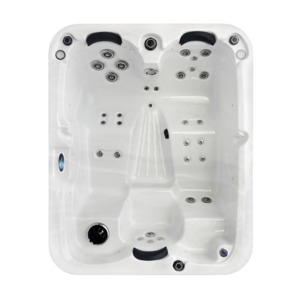 Hydro Spa Pools: Hauroko Spa Pool