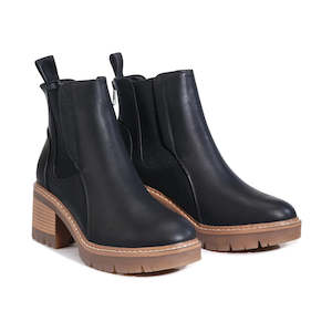 Shoes: Bita Boot in Black