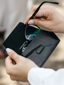 Eyewea: Fox and Leo Glasses Case - Black