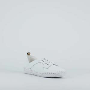 Shoes: Scali Sneaker in White