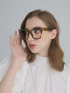 Reading Glasses: Ali Reading Glasses in Tortoiseshell
