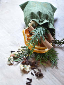 Gifts For Her: AD Stovetop Pot Pourri