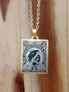Huia  – 1898 Pictorial Stamp Necklace