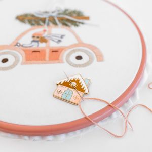 Embroidery: Gingerbread House Magnetic Needle Minder