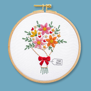 Embroidery: Beautiful Bouquet Beginner Kit