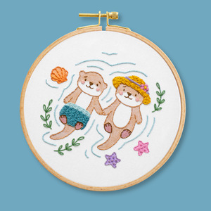 Embroidery: Happy Otters Beginner Kit