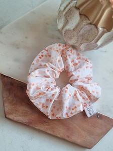 Bows To Toes: Scrunchies - Peach Hearts