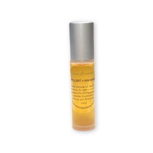 Plant medicine: Repellent and bite soother with St John’s wort oil