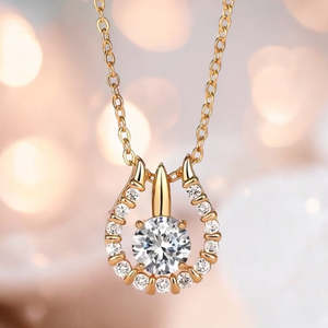 Jewelry And Accessories: Horseshoe Pendent