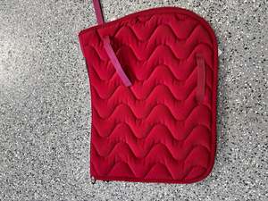 Flair burgundy wave saddlecloth
