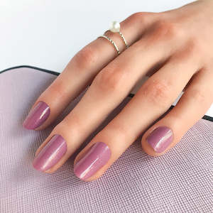 Creative Play Polish: CND VINYLUX - Ro-mani-cise