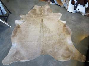 Cowhide Rugs: Premium Large Cowhide - Champagne - SKU 9248