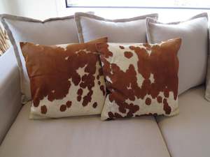 Double side Cowhide Cushion 50cm x 50cm - Tan & White Bold