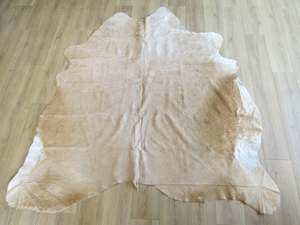 Cowhide Rugs: Large Cowhide - Cream Brulee - SKU 9788