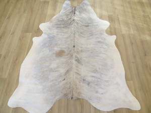 Medium Cowhides: Cowhide Medium SKU 781  - Cream Brindle