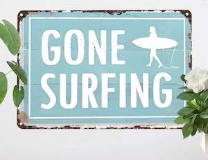 LADIES GONE SURFING