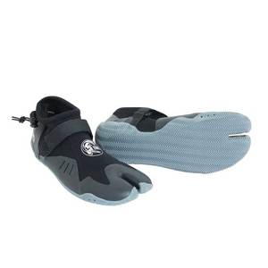 Surf: O’Neill Defender 2mm Tropical Bootie