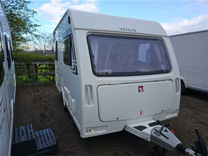 Products: 2012 Lunar Venus 320-2 - Coastside Caravans