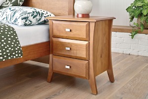 Frontpage: Lynbrook 3 Drawer Bedside Table