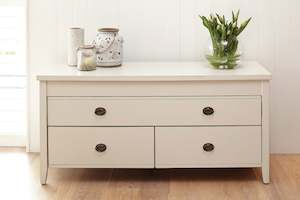 La Resta Bedroom: La Resta 3 Drawer Window Chest