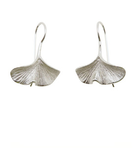 Mothers Day Gift Guide: Lily Earring (Silver)