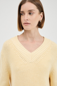 Knitwear: V-Neck Knit - Butter