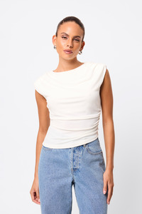 Tops Tees 2: Desire Top - White